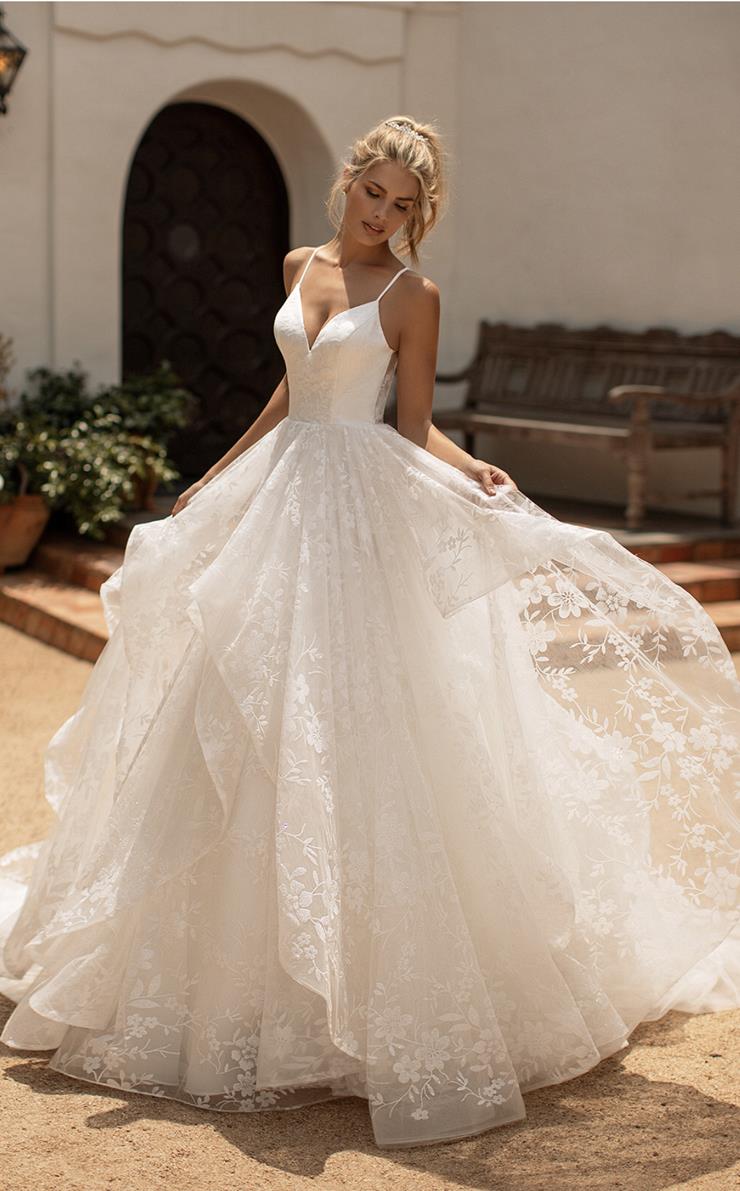 38 WowFactor Wedding Dresses from the 2022 Collections